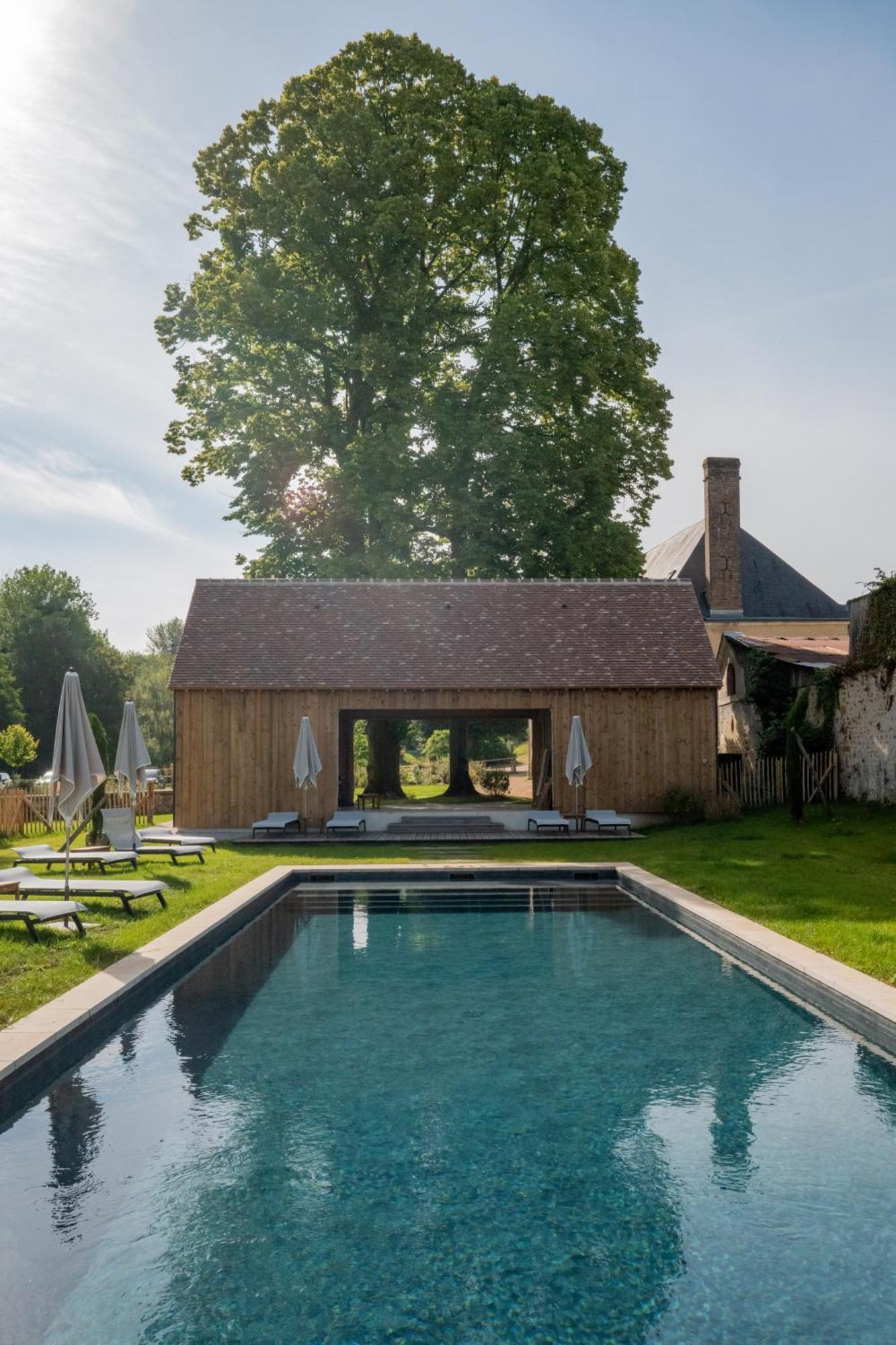 Hotel Les Pres Saint-Hilaire-le-Chatel Exterior foto